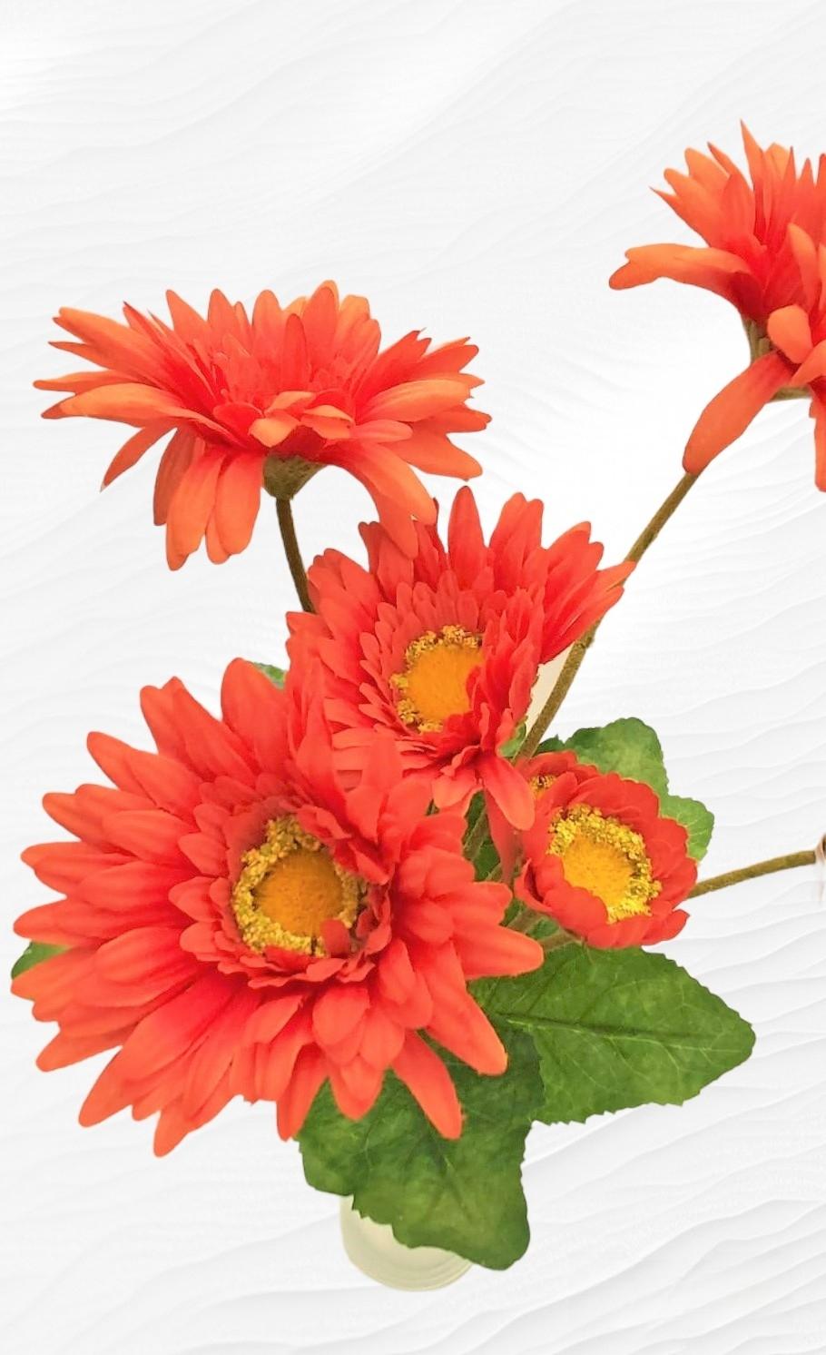 Bouquet 7 Gerbere Rosse con 8 Foglie H 45cm